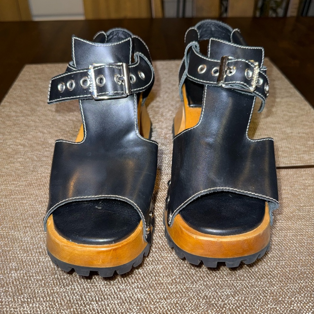 John Fluevog VogClog Een Black Leather Sandals Size 10 - Like New!